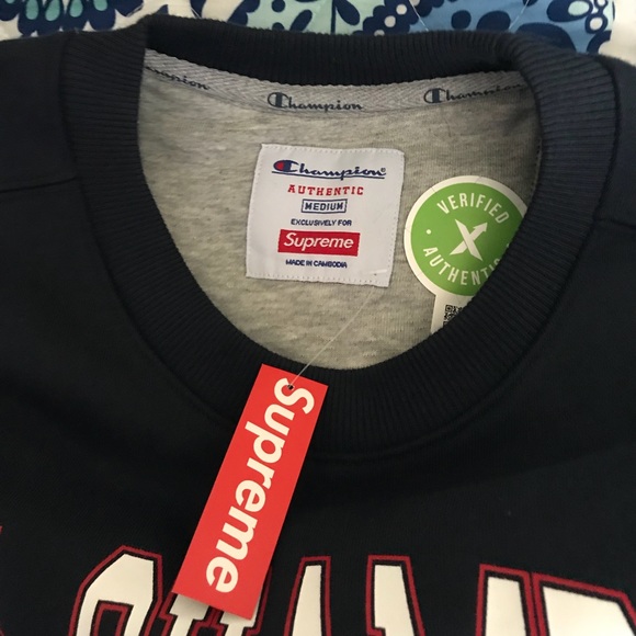 SS18 Champion X Supreme crewneck (M) - Picture 2 of 5